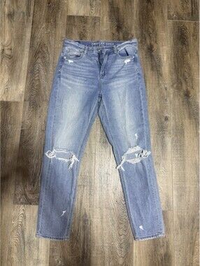 American Eagle Ripped Mom Jeans High Rise Distressed Light Wash Denim  4